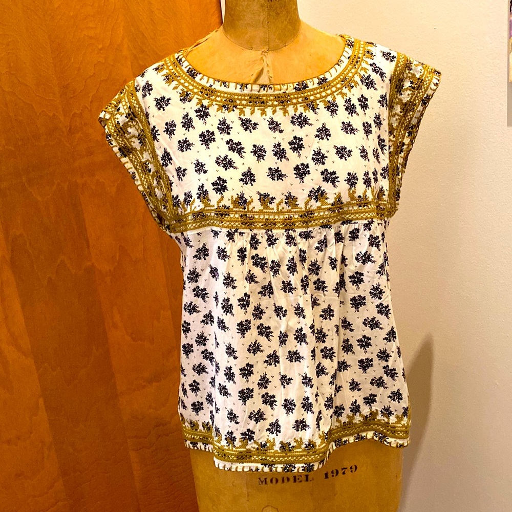 print top with cross stitch detail